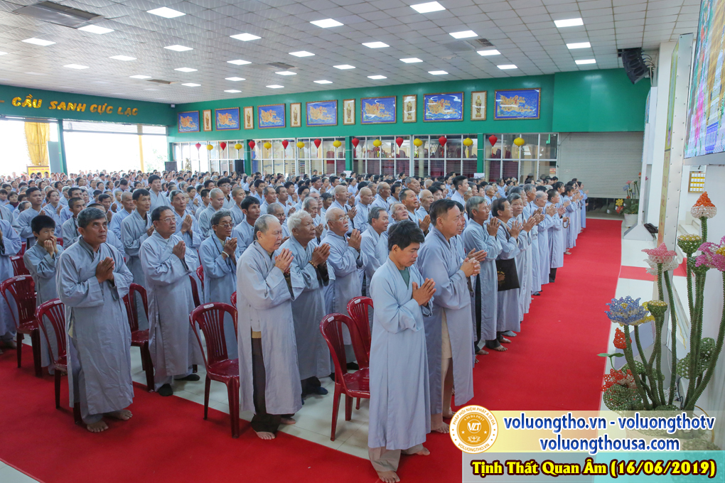 hinh-anh-cong-tu-chu-nhat-ngay-16-06-2019-chua-quan-the-am-duc-trong-lam-dong-8.jpg