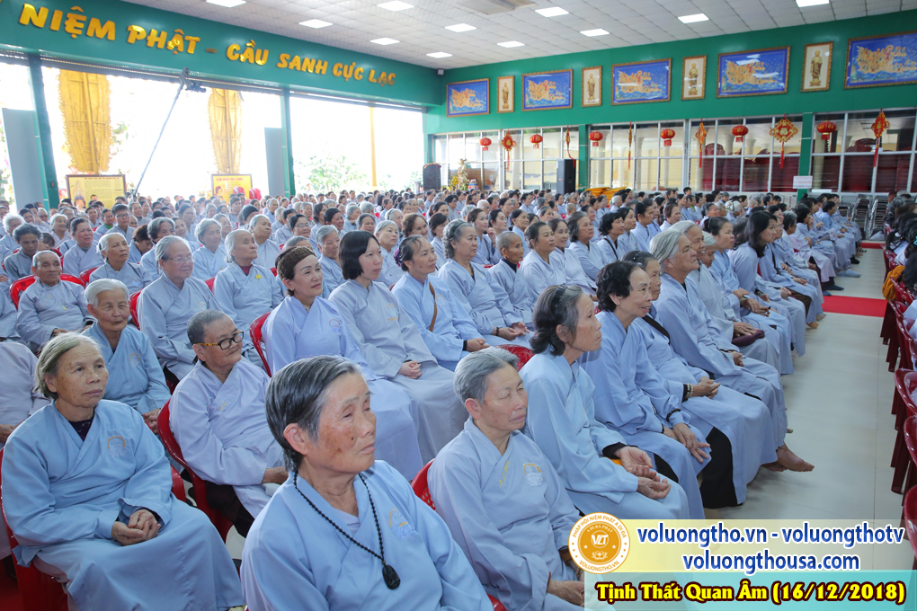 hinh-anh-cong-tu-chu-nhat-ngay-16-12-2018-chua-quan-the-am-duc-trong-lam-dong-11.jpg