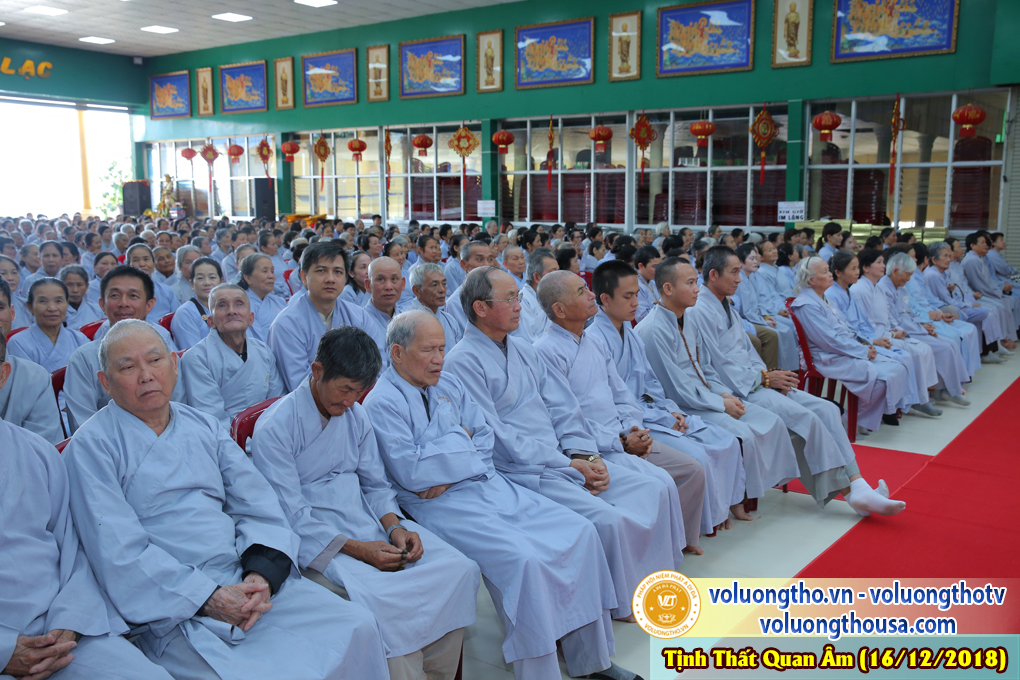 hinh-anh-cong-tu-chu-nhat-ngay-16-12-2018-chua-quan-the-am-duc-trong-lam-dong-14.jpg