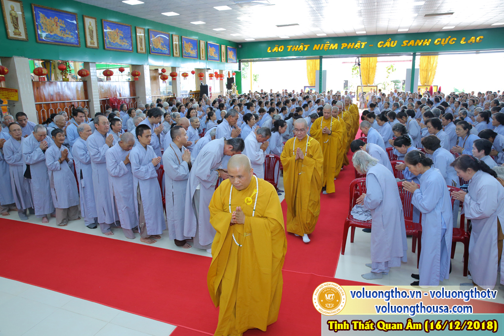 hinh-anh-cong-tu-chu-nhat-ngay-16-12-2018-chua-quan-the-am-duc-trong-lam-dong-22.jpg