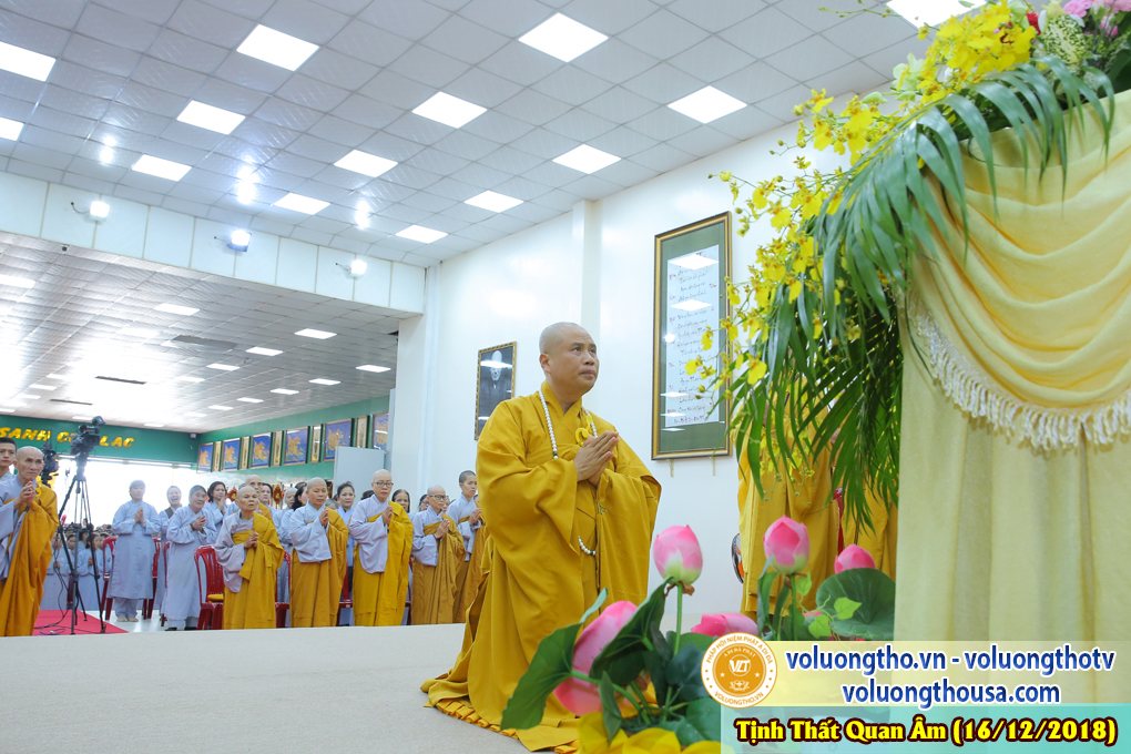 hinh-anh-cong-tu-chu-nhat-ngay-16-12-2018-chua-quan-the-am-duc-trong-lam-dong-25.jpg