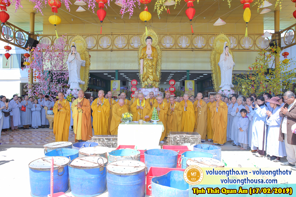 hinh-anh-cong-tu-chu-nhat-ngay-17-02-2019-chua-quan-the-am-duc-trong-lam-dong-37.jpg