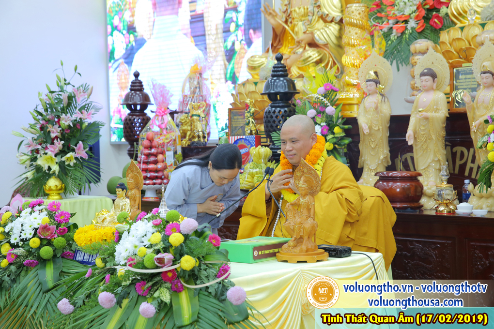 hinh-anh-cong-tu-chu-nhat-ngay-17-02-2019-chua-quan-the-am-duc-trong-lam-dong-9.jpg