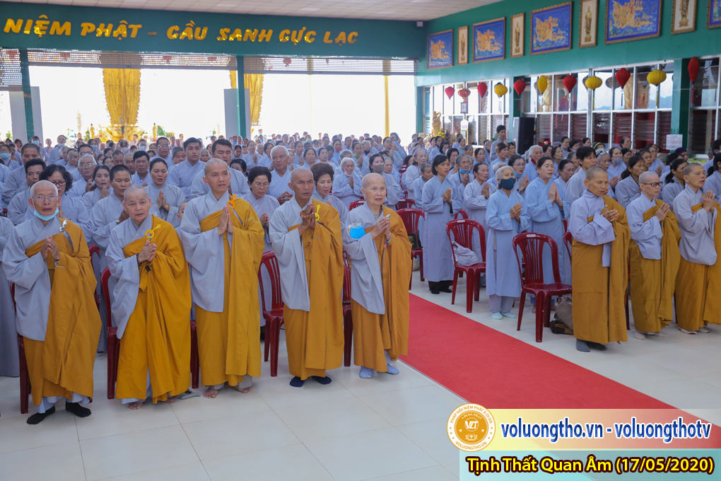 hinh-anh-cong-tu-chu-nhat-ngay-17-05-2020-chua-quan-the-am-duc-trong-lam-dong-28.jpg