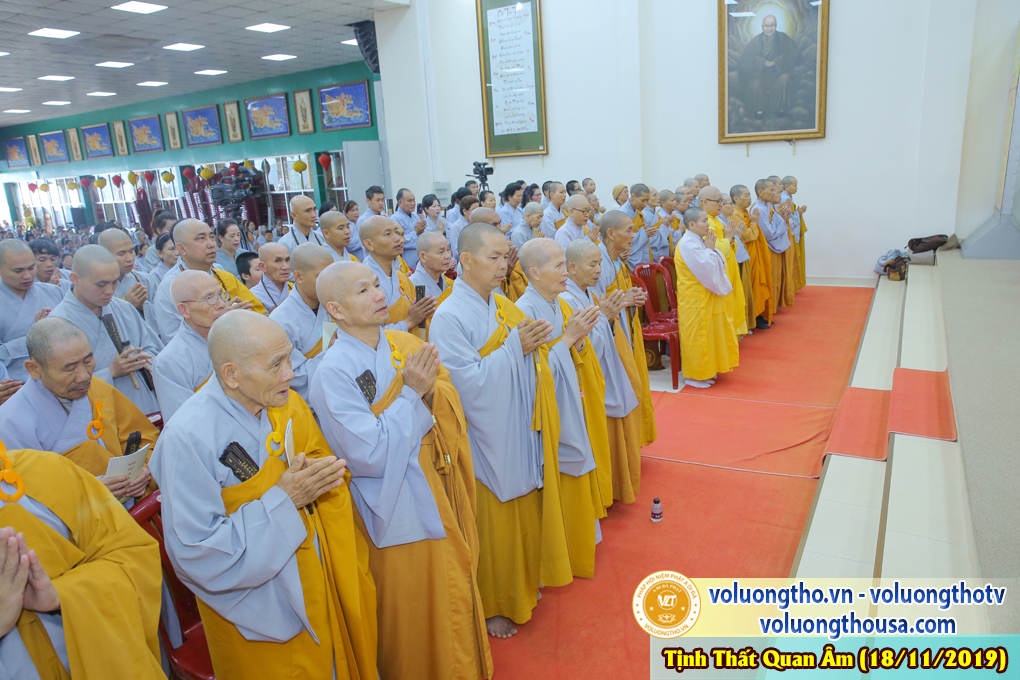 hinh-anh-cong-tu-chu-nhat-ngay-17-11-2019-chua-quan-the-am-duc-trong-lam-dong-11.jpg