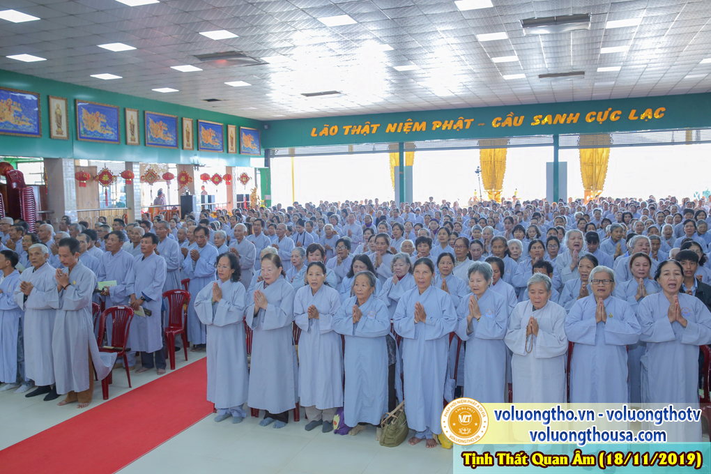 hinh-anh-cong-tu-chu-nhat-ngay-17-11-2019-chua-quan-the-am-duc-trong-lam-dong-14.jpg