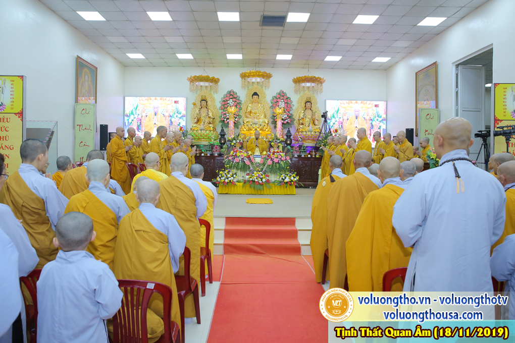 hinh-anh-cong-tu-chu-nhat-ngay-17-11-2019-chua-quan-the-am-duc-trong-lam-dong-15.jpg