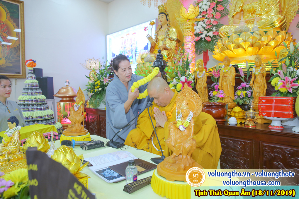 hinh-anh-cong-tu-chu-nhat-ngay-17-11-2019-chua-quan-the-am-duc-trong-lam-dong-16.jpg