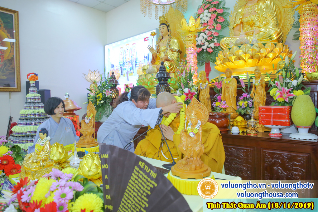 hinh-anh-cong-tu-chu-nhat-ngay-17-11-2019-chua-quan-the-am-duc-trong-lam-dong-17.jpg
