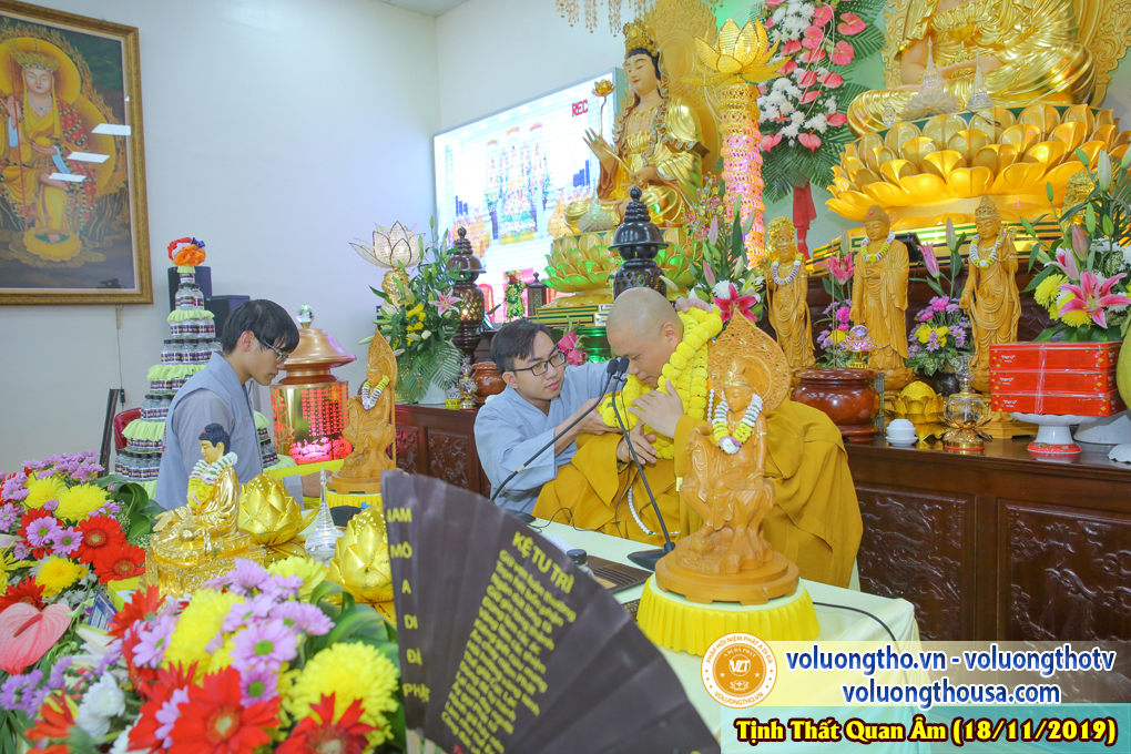 hinh-anh-cong-tu-chu-nhat-ngay-17-11-2019-chua-quan-the-am-duc-trong-lam-dong-18.jpg