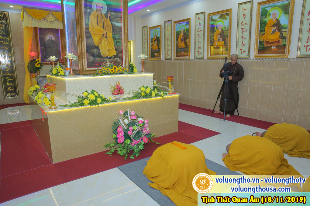 hinh-anh-cong-tu-chu-nhat-ngay-17-11-2019-chua-quan-the-am-duc-trong-lam-dong-2.jpg