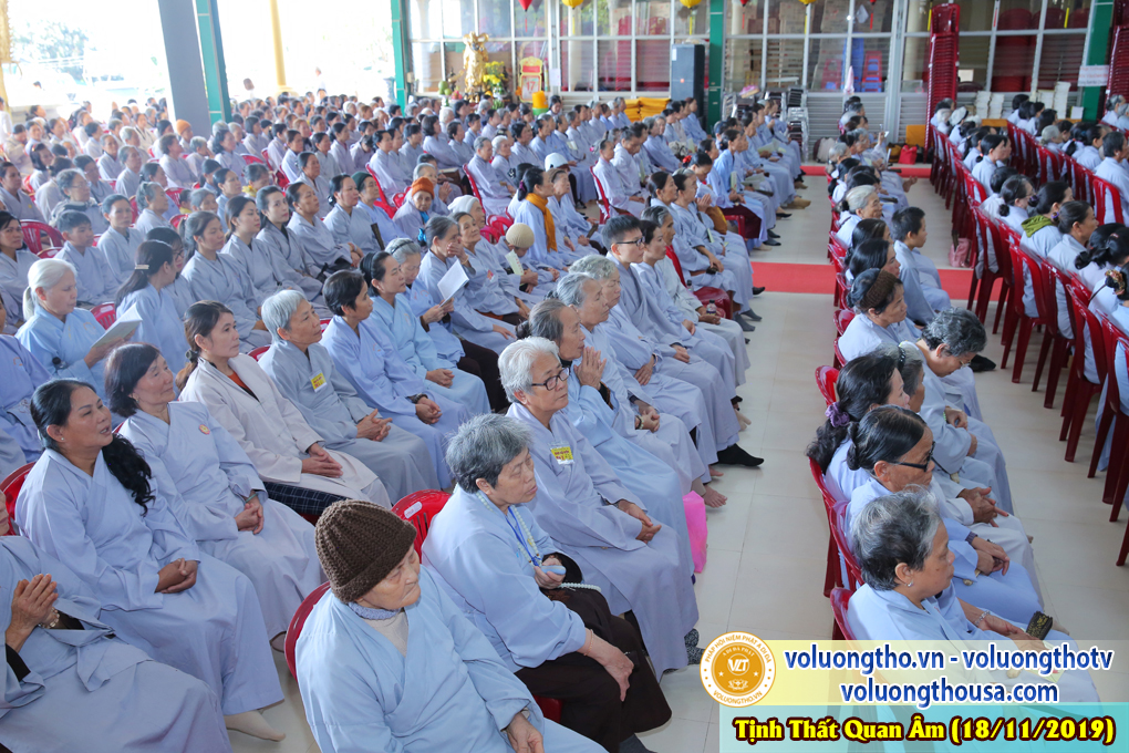 hinh-anh-cong-tu-chu-nhat-ngay-17-11-2019-chua-quan-the-am-duc-trong-lam-dong-22.jpg