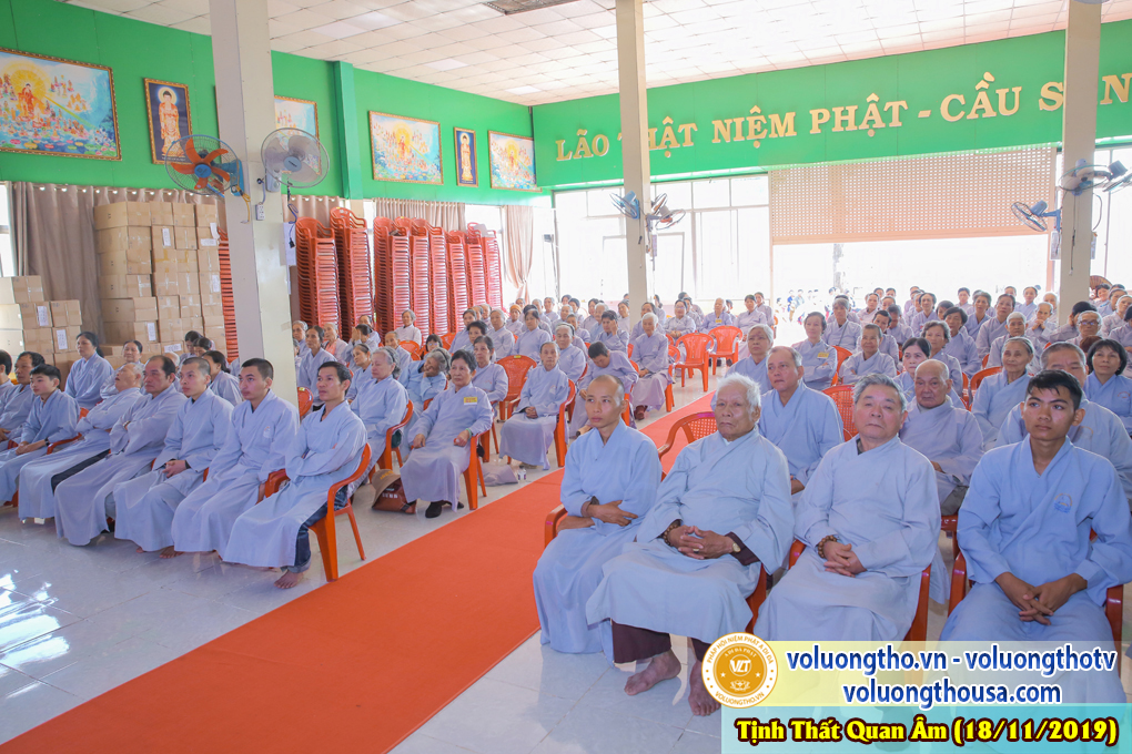 hinh-anh-cong-tu-chu-nhat-ngay-17-11-2019-chua-quan-the-am-duc-trong-lam-dong-27.jpg