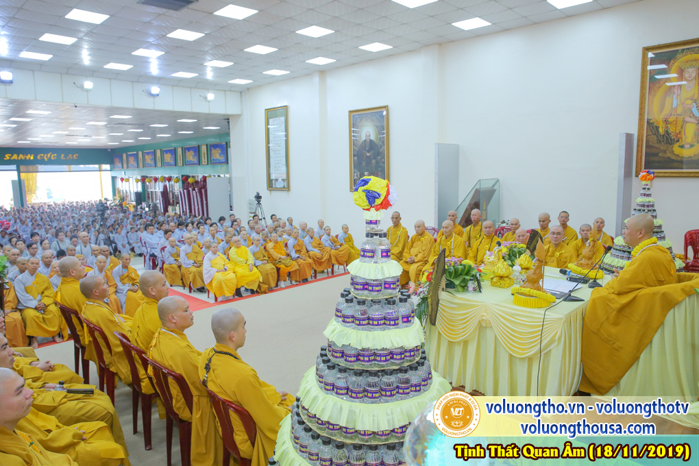 hinh-anh-cong-tu-chu-nhat-ngay-17-11-2019-chua-quan-the-am-duc-trong-lam-dong-30.jpg
