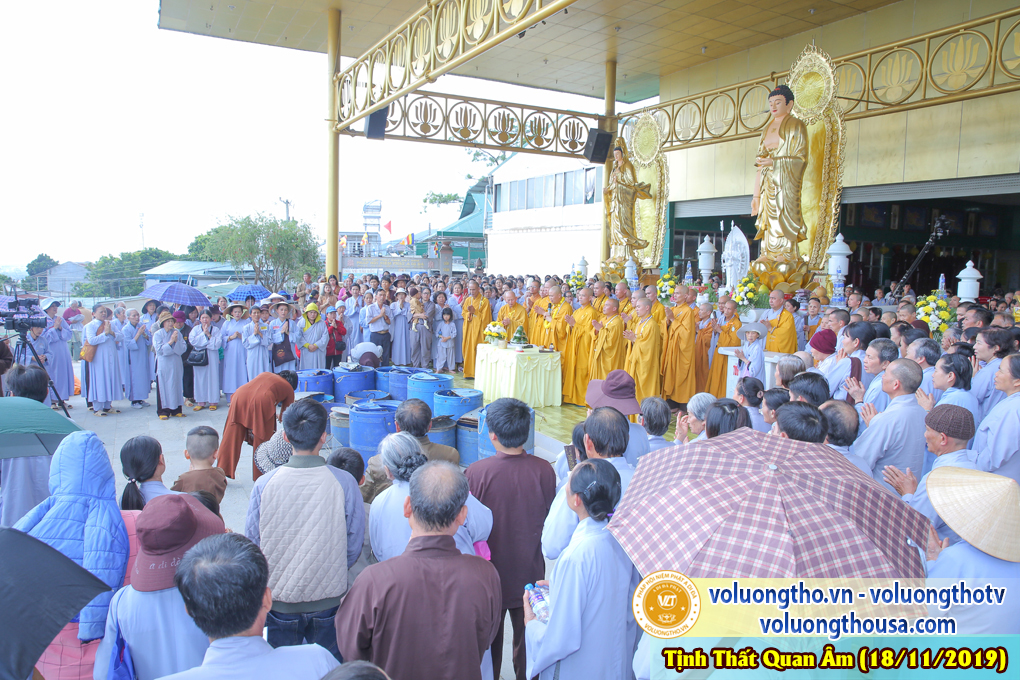 hinh-anh-cong-tu-chu-nhat-ngay-17-11-2019-chua-quan-the-am-duc-trong-lam-dong-33.jpg