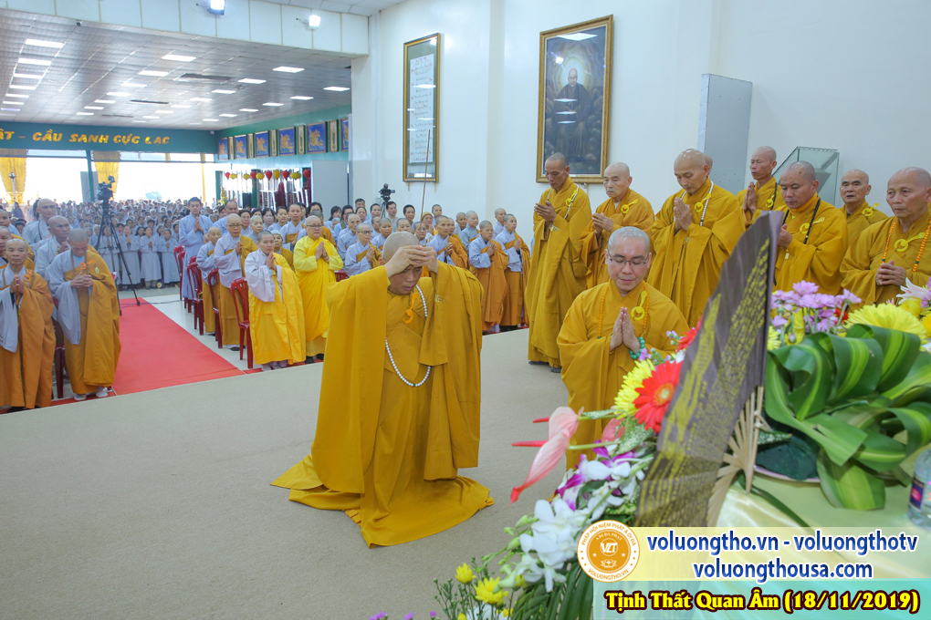hinh-anh-cong-tu-chu-nhat-ngay-17-11-2019-chua-quan-the-am-duc-trong-lam-dong-7.jpg