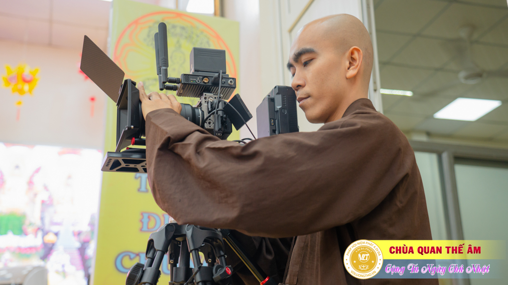 hinh-anh-cong-tu-chu-nhat-ngay-18-06-2023-chua-quan-the-am-duc-trong-lam-dong-7.jpg