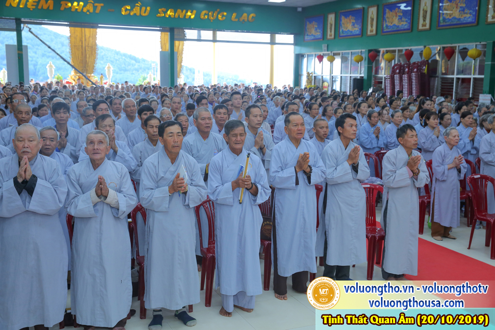 hinh-anh-cong-tu-chu-nhat-ngay-20-10-2019-chua-quan-the-am-duc-trong-lam-dong-13.jpg