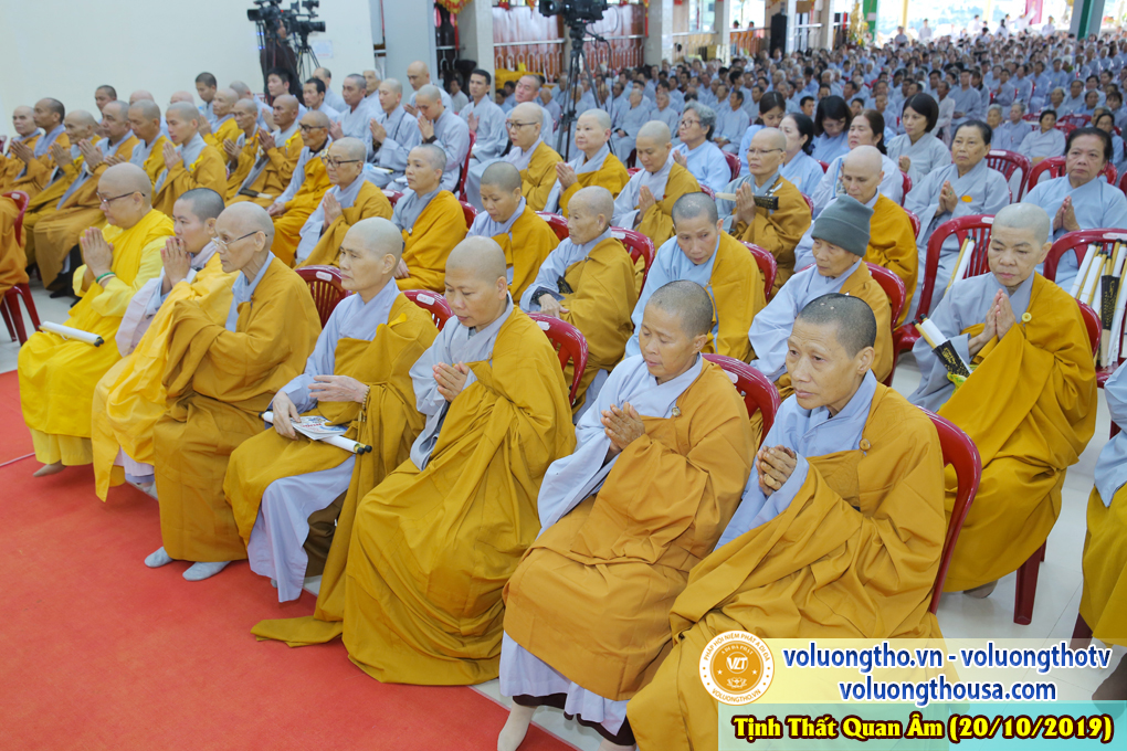 hinh-anh-cong-tu-chu-nhat-ngay-20-10-2019-chua-quan-the-am-duc-trong-lam-dong-15.jpg