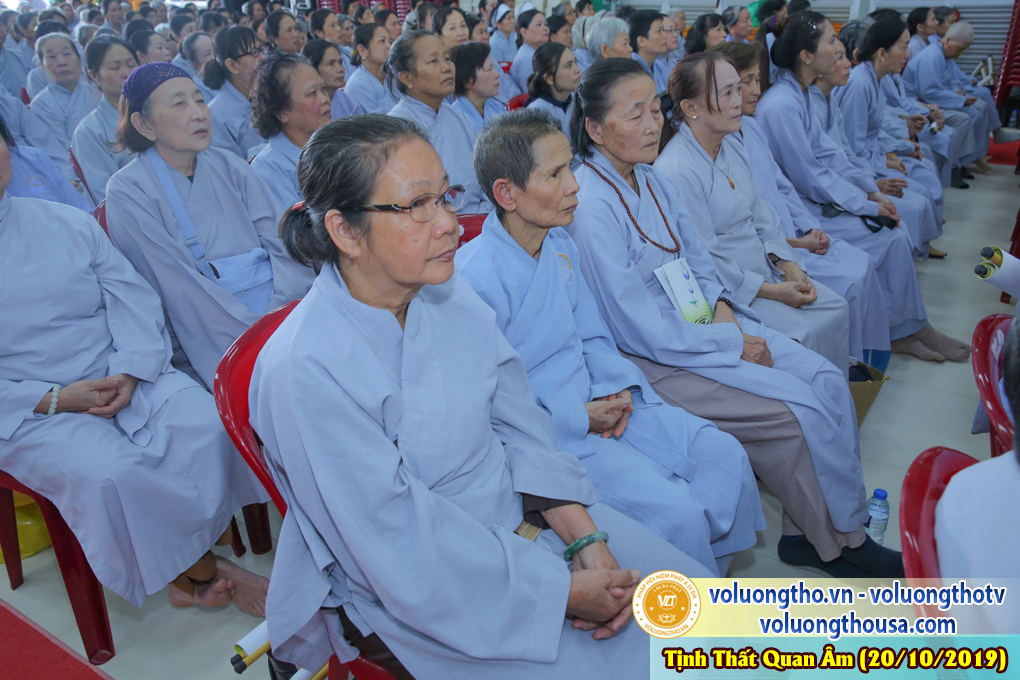 hinh-anh-cong-tu-chu-nhat-ngay-20-10-2019-chua-quan-the-am-duc-trong-lam-dong-19.jpg
