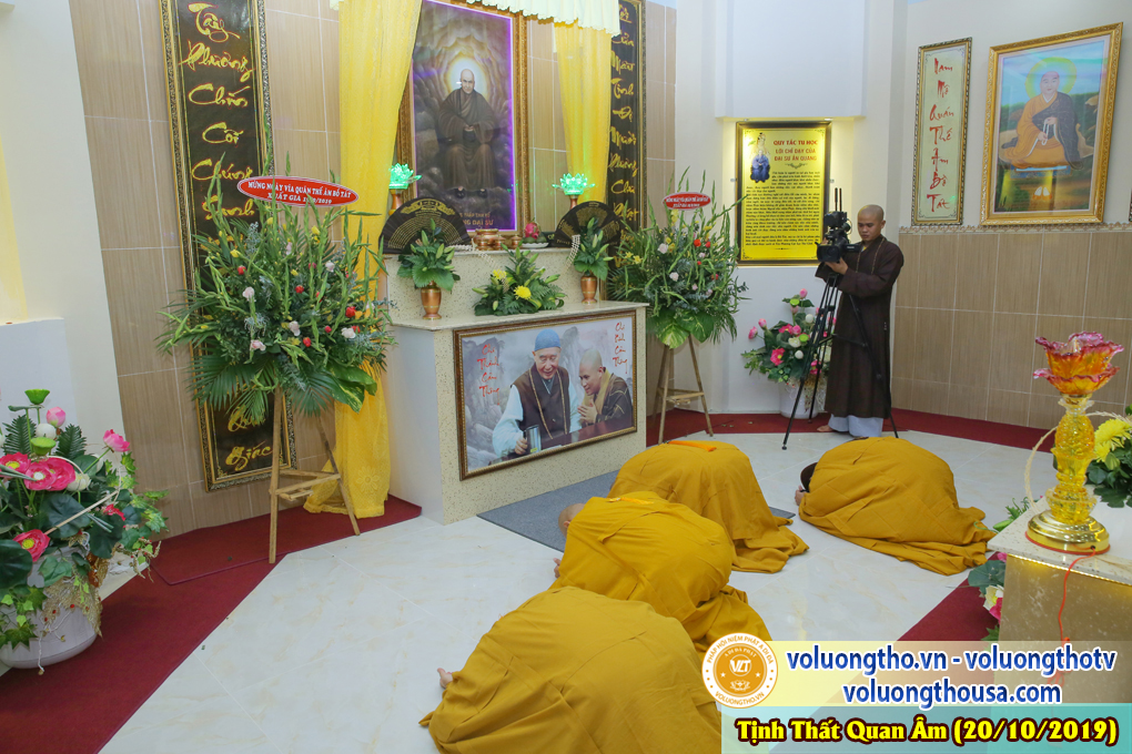 hinh-anh-cong-tu-chu-nhat-ngay-20-10-2019-chua-quan-the-am-duc-trong-lam-dong-2.jpg