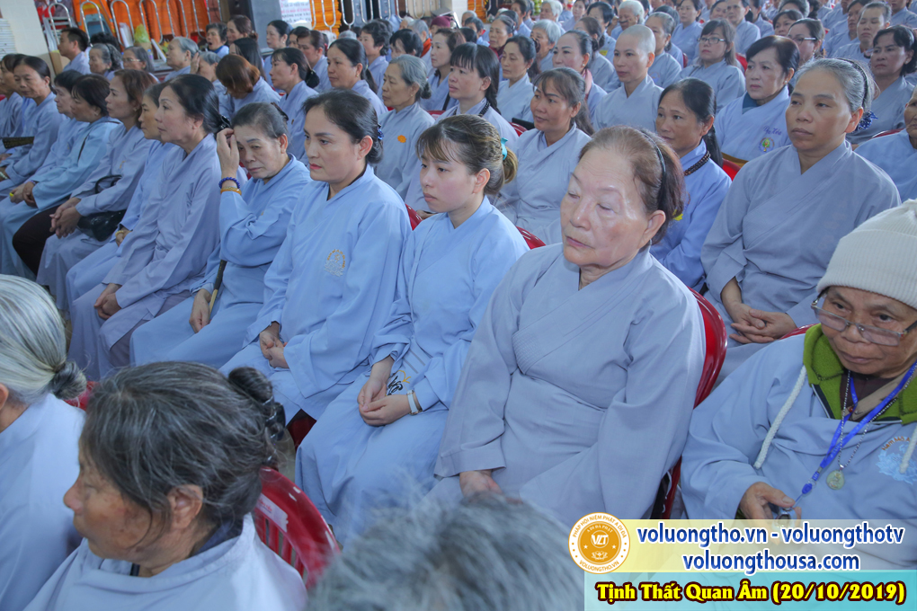 hinh-anh-cong-tu-chu-nhat-ngay-20-10-2019-chua-quan-the-am-duc-trong-lam-dong-21.jpg