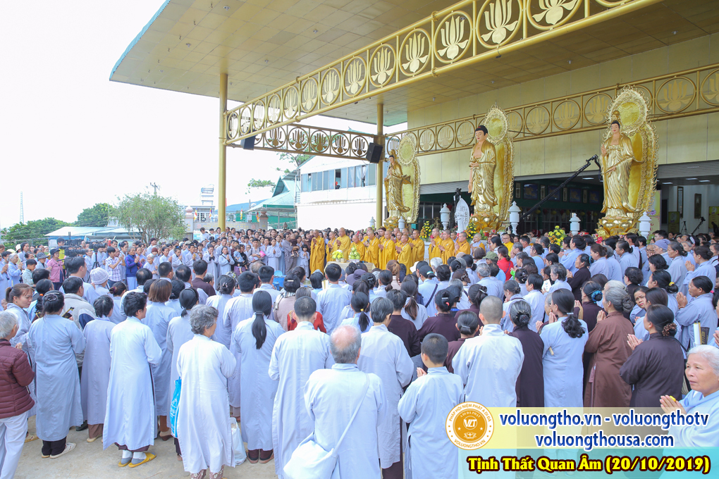 hinh-anh-cong-tu-chu-nhat-ngay-20-10-2019-chua-quan-the-am-duc-trong-lam-dong-31.jpg
