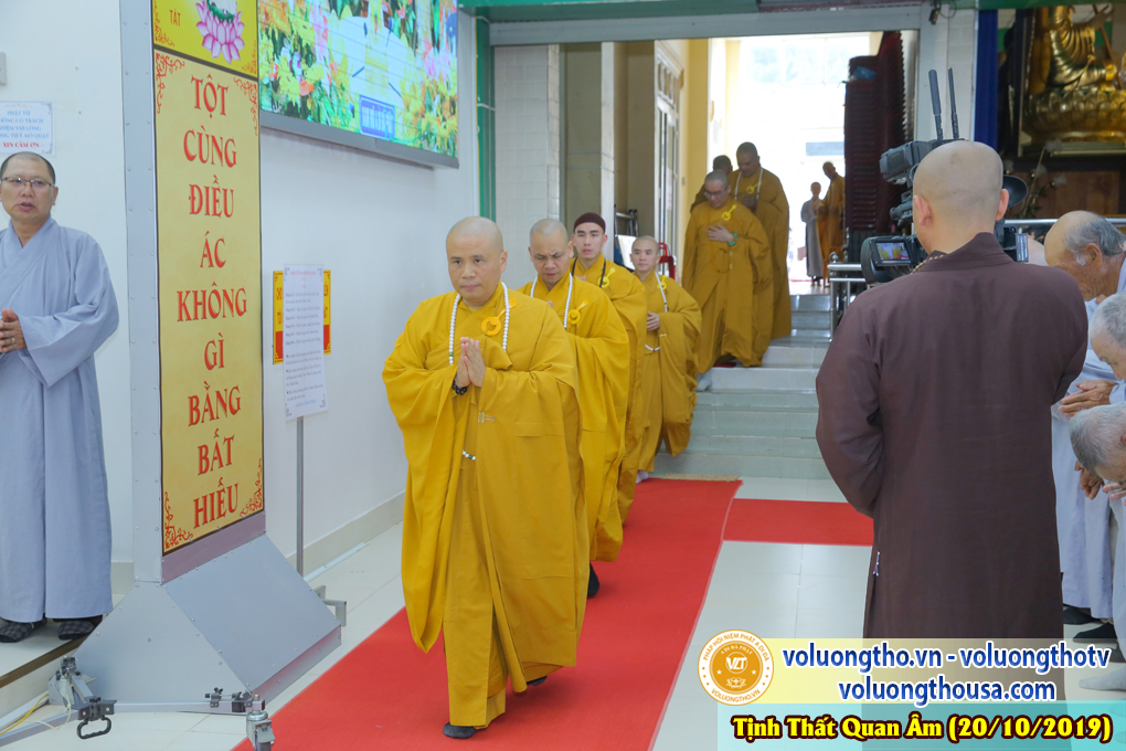 hinh-anh-cong-tu-chu-nhat-ngay-20-10-2019-chua-quan-the-am-duc-trong-lam-dong-4.jpg