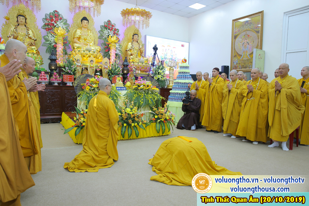 hinh-anh-cong-tu-chu-nhat-ngay-20-10-2019-chua-quan-the-am-duc-trong-lam-dong-6.jpg