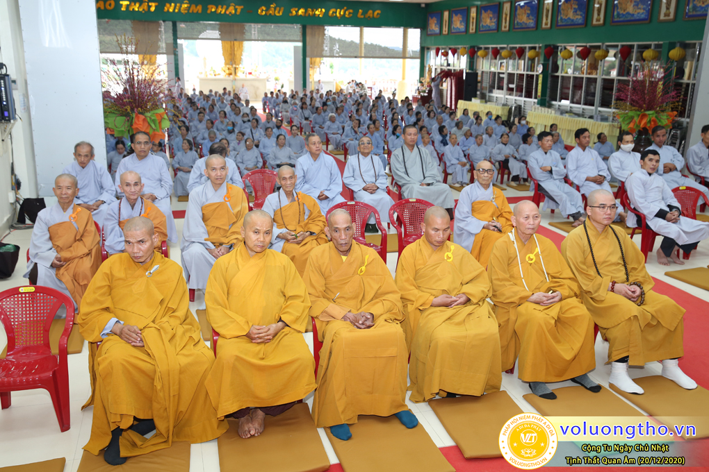 hinh-anh-cong-tu-chu-nhat-ngay-20-12-2020-chua-quan-the-am-duc-trong-lam-dong-19.jpg