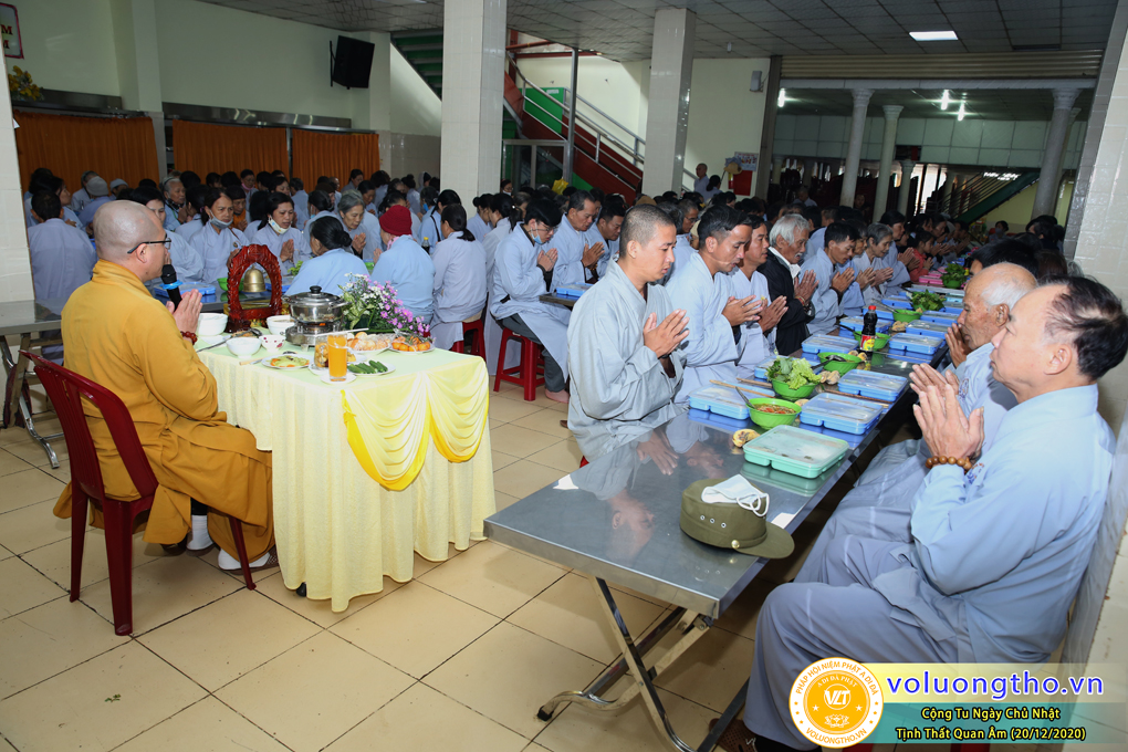 hinh-anh-cong-tu-chu-nhat-ngay-20-12-2020-chua-quan-the-am-duc-trong-lam-dong-24.jpg