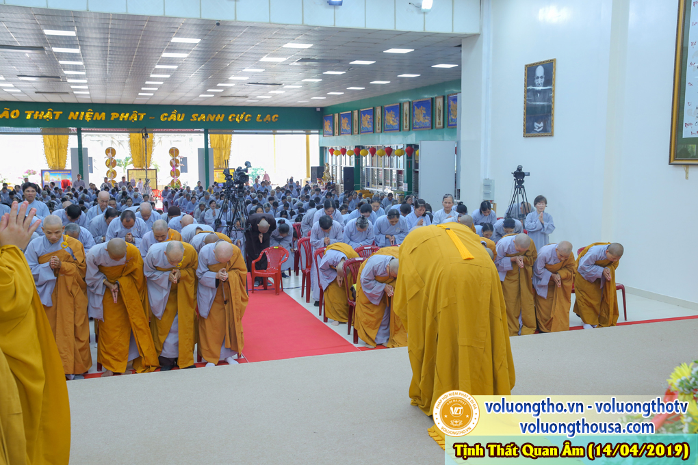 hinh-anh-cong-tu-chu-nhat-ngay-21-04-2019-chua-quan-the-am-duc-trong-lam-dong-30.jpg