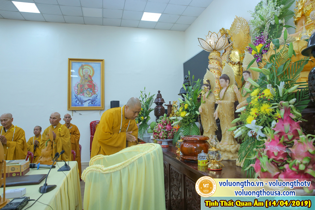 hinh-anh-cong-tu-chu-nhat-ngay-21-04-2019-chua-quan-the-am-duc-trong-lam-dong-31.jpg