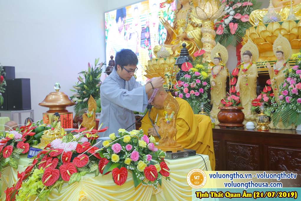 hinh-anh-cong-tu-chu-nhat-ngay-21-07-2019-chua-quan-the-am-duc-trong-lam-dong-14.jpg