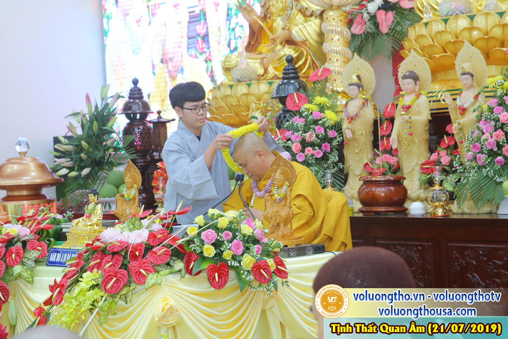 hinh-anh-cong-tu-chu-nhat-ngay-21-07-2019-chua-quan-the-am-duc-trong-lam-dong-16.jpg