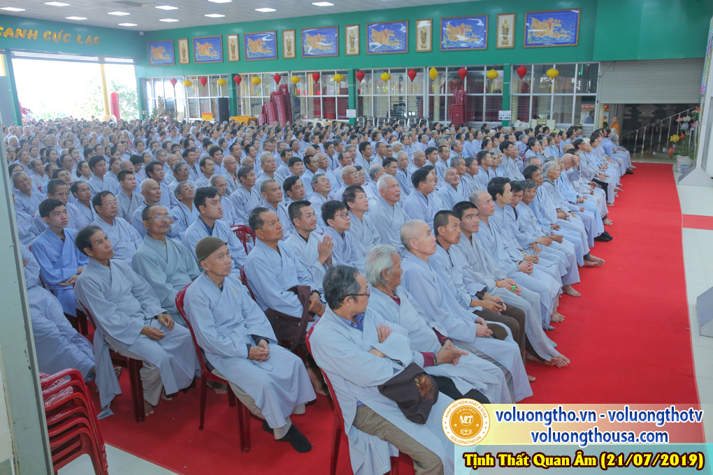 hinh-anh-cong-tu-chu-nhat-ngay-21-07-2019-chua-quan-the-am-duc-trong-lam-dong-18.jpg