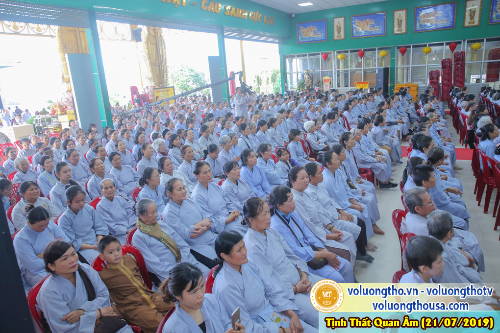 hinh-anh-cong-tu-chu-nhat-ngay-21-07-2019-chua-quan-the-am-duc-trong-lam-dong-21.jpg