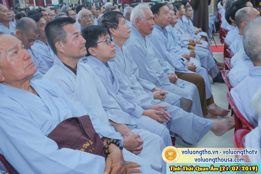 hinh-anh-cong-tu-chu-nhat-ngay-21-07-2019-chua-quan-the-am-duc-trong-lam-dong-23.jpg