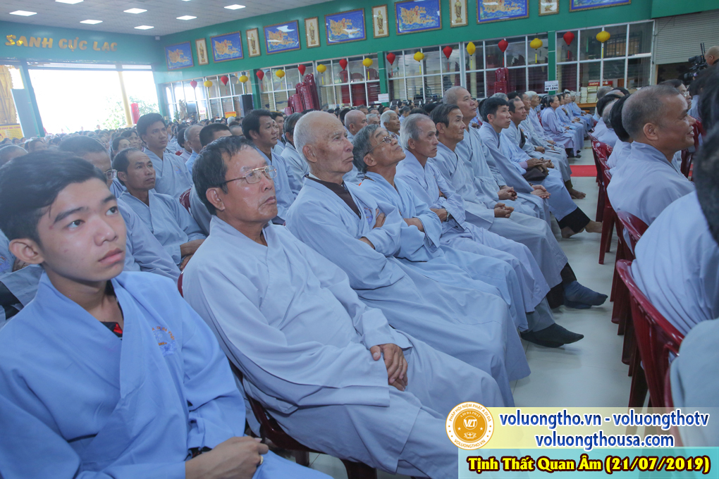 hinh-anh-cong-tu-chu-nhat-ngay-21-07-2019-chua-quan-the-am-duc-trong-lam-dong-24.jpg