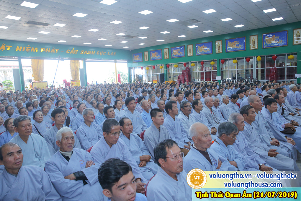 hinh-anh-cong-tu-chu-nhat-ngay-21-07-2019-chua-quan-the-am-duc-trong-lam-dong-25.jpg