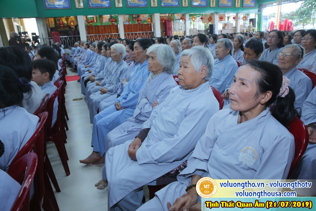 hinh-anh-cong-tu-chu-nhat-ngay-21-07-2019-chua-quan-the-am-duc-trong-lam-dong-26.jpg