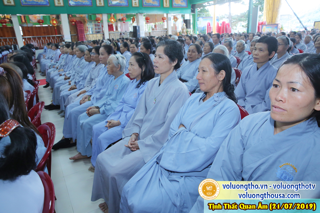 hinh-anh-cong-tu-chu-nhat-ngay-21-07-2019-chua-quan-the-am-duc-trong-lam-dong-27.jpg