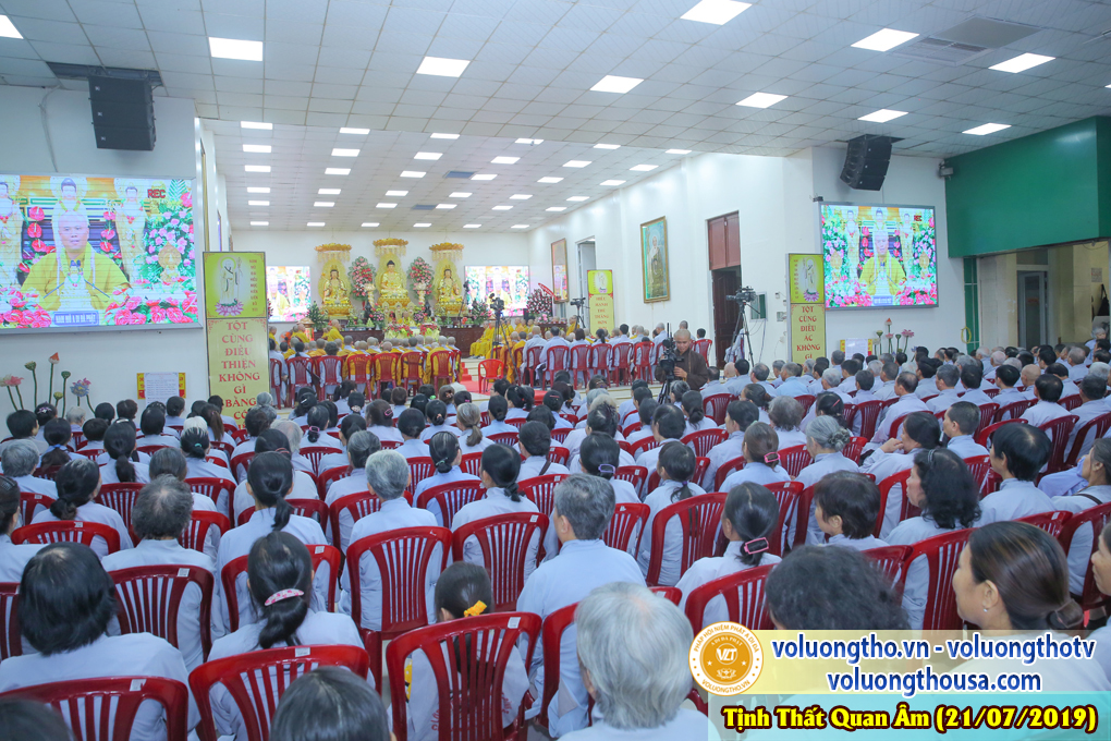 hinh-anh-cong-tu-chu-nhat-ngay-21-07-2019-chua-quan-the-am-duc-trong-lam-dong-30.jpg