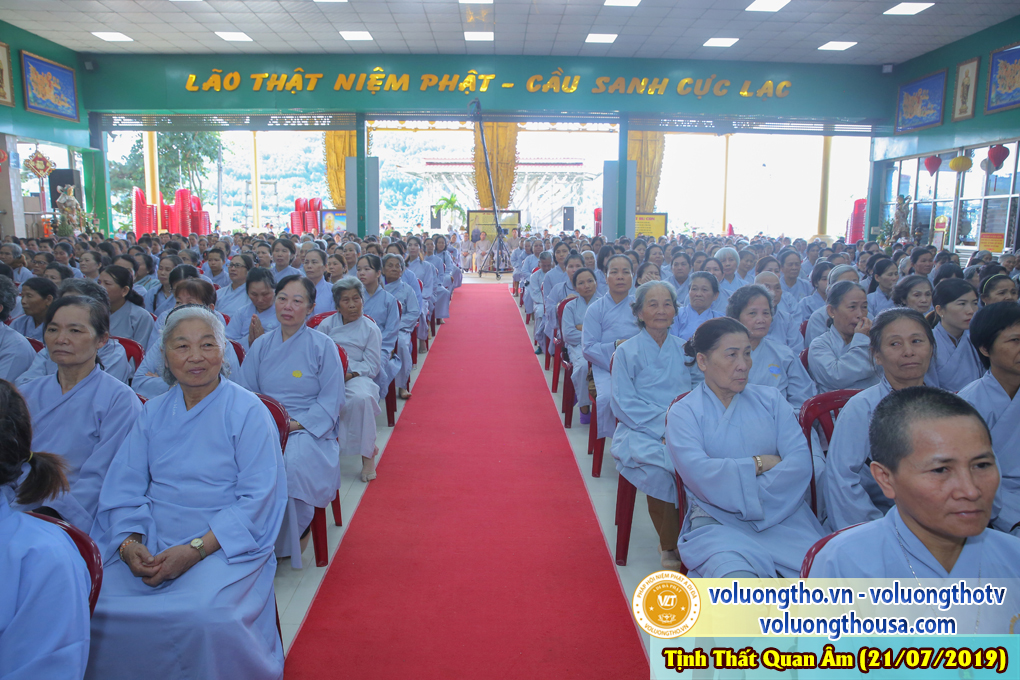 hinh-anh-cong-tu-chu-nhat-ngay-21-07-2019-chua-quan-the-am-duc-trong-lam-dong-31.jpg