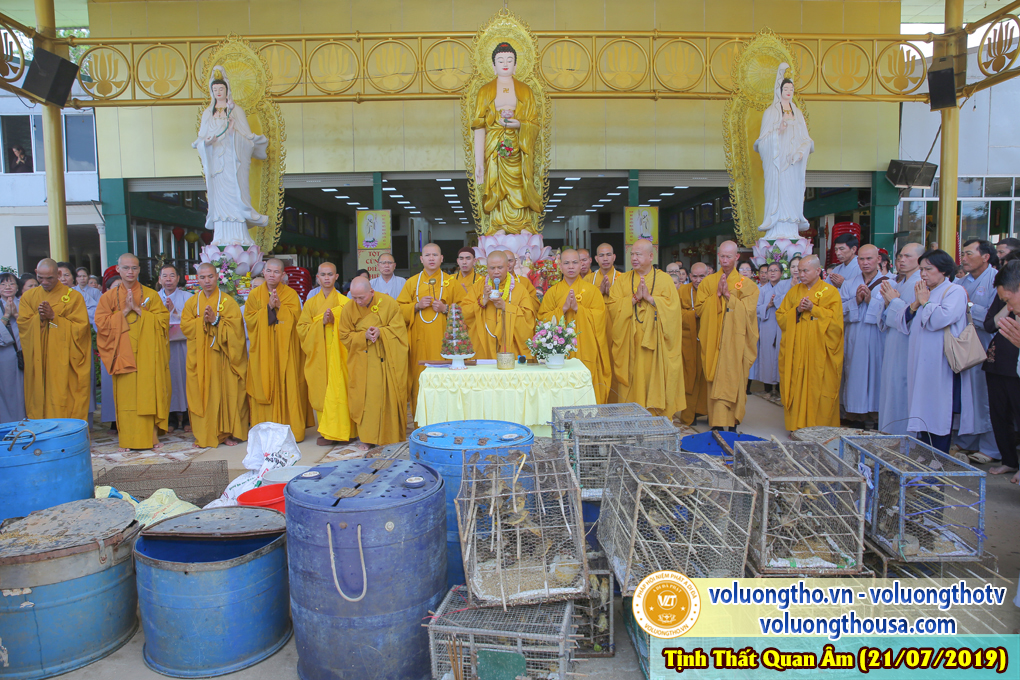 hinh-anh-cong-tu-chu-nhat-ngay-21-07-2019-chua-quan-the-am-duc-trong-lam-dong-38.jpg