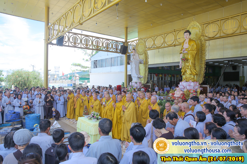 hinh-anh-cong-tu-chu-nhat-ngay-21-07-2019-chua-quan-the-am-duc-trong-lam-dong-40.jpg