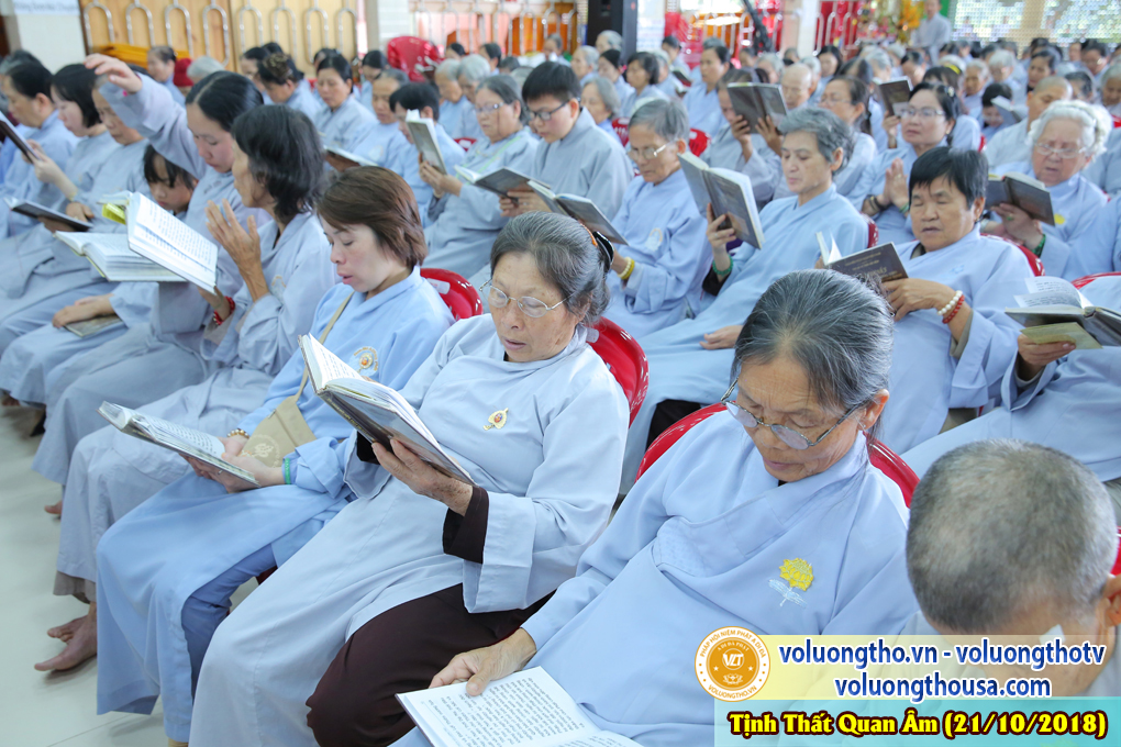 hinh-anh-cong-tu-chu-nhat-ngay-21-10-2018-chua-quan-the-am-duc-trong-lam-dong-11.jpg