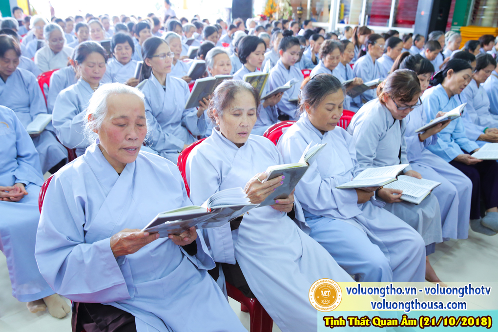 hinh-anh-cong-tu-chu-nhat-ngay-21-10-2018-chua-quan-the-am-duc-trong-lam-dong-12.jpg