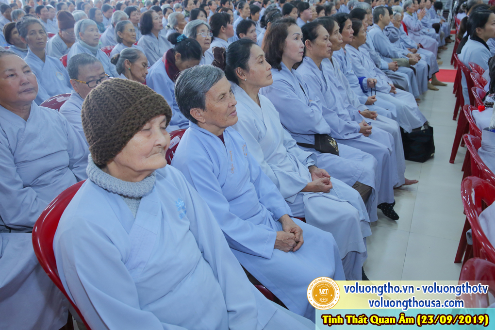 hinh-anh-cong-tu-chu-nhat-ngay-22-09-2019-chua-quan-the-am-duc-trong-lam-dong-11.jpg