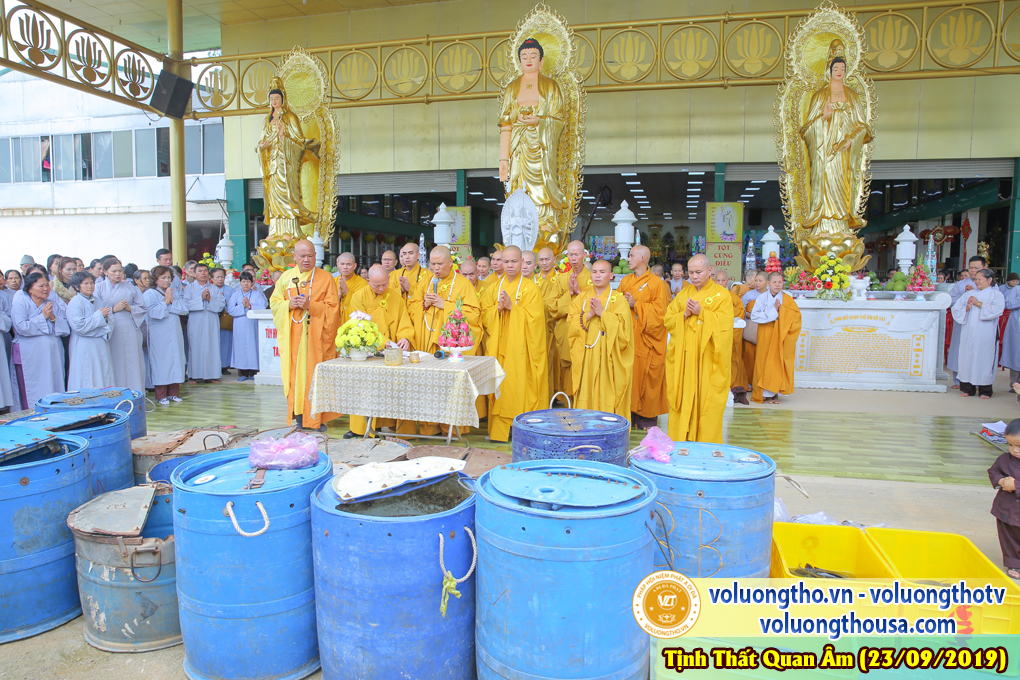 hinh-anh-cong-tu-chu-nhat-ngay-22-09-2019-chua-quan-the-am-duc-trong-lam-dong-19.jpg